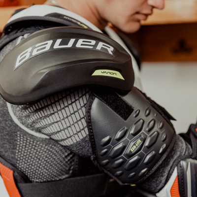 Bauer Vapor Hyperlite Hockey Shoulder Pads - Intermediate (2022)